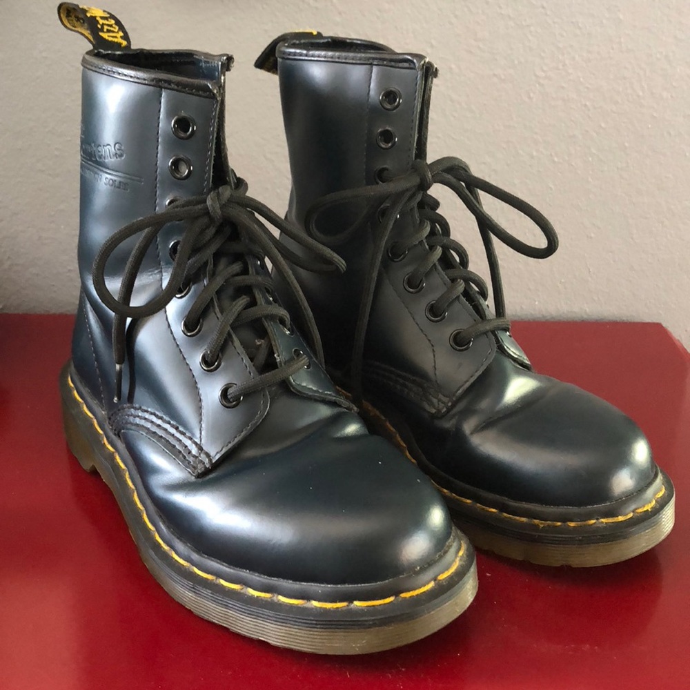 1460 Smooth Navy Dr. Martens